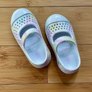 NEVER WORN Old Navy Perforated Slip-on Mary Jane's - size 5